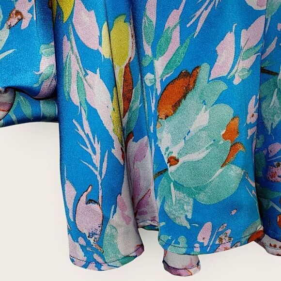 Umgee Womens Top Sz Small Oversized Blue Floral Puff Sleeves Coquette Whimsicore - Picture 8 of 9